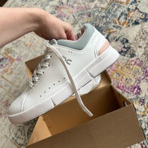 NWT Rose THE ROGER Advantage On Shoe - in box, never worn!